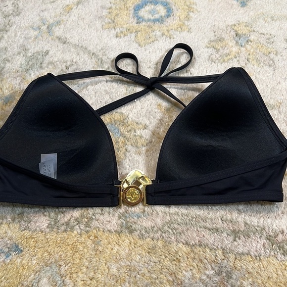 ⭐️Victoria’s Secret, Wow! Black Bikini Top, Every Aspect is Beautiful, Like New - Picture 9 of 9